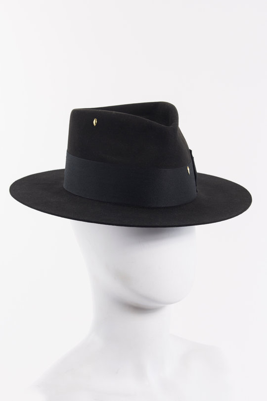 Hut Black Gold, Nick Fouquet