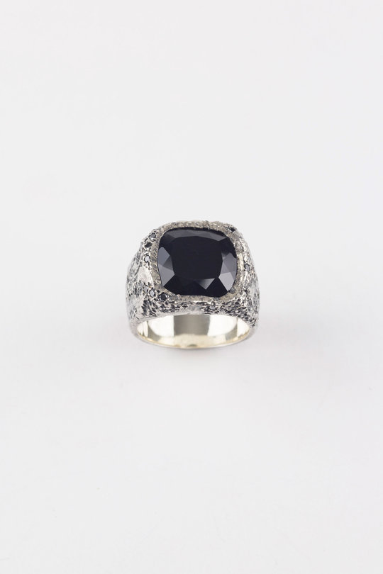 TRI486-Black moon ring, Tobias Wistisen